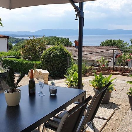 Divine View Apartma Njivice Exterior photo