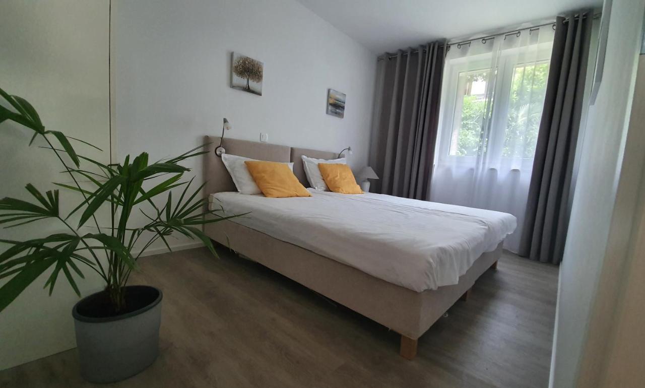 Divine View Apartma Njivice Exterior photo