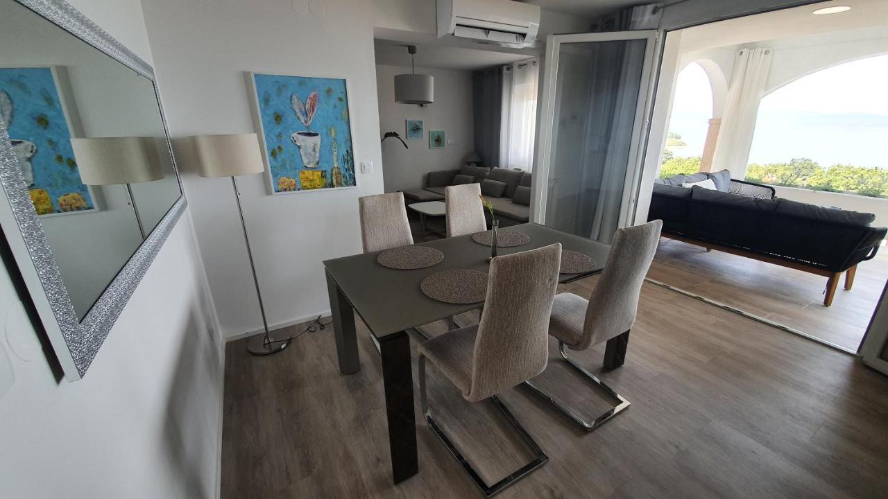 Divine View Apartma Njivice Exterior photo