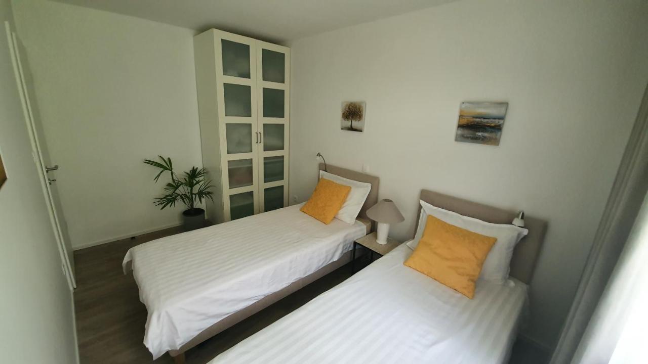 Divine View Apartma Njivice Exterior photo